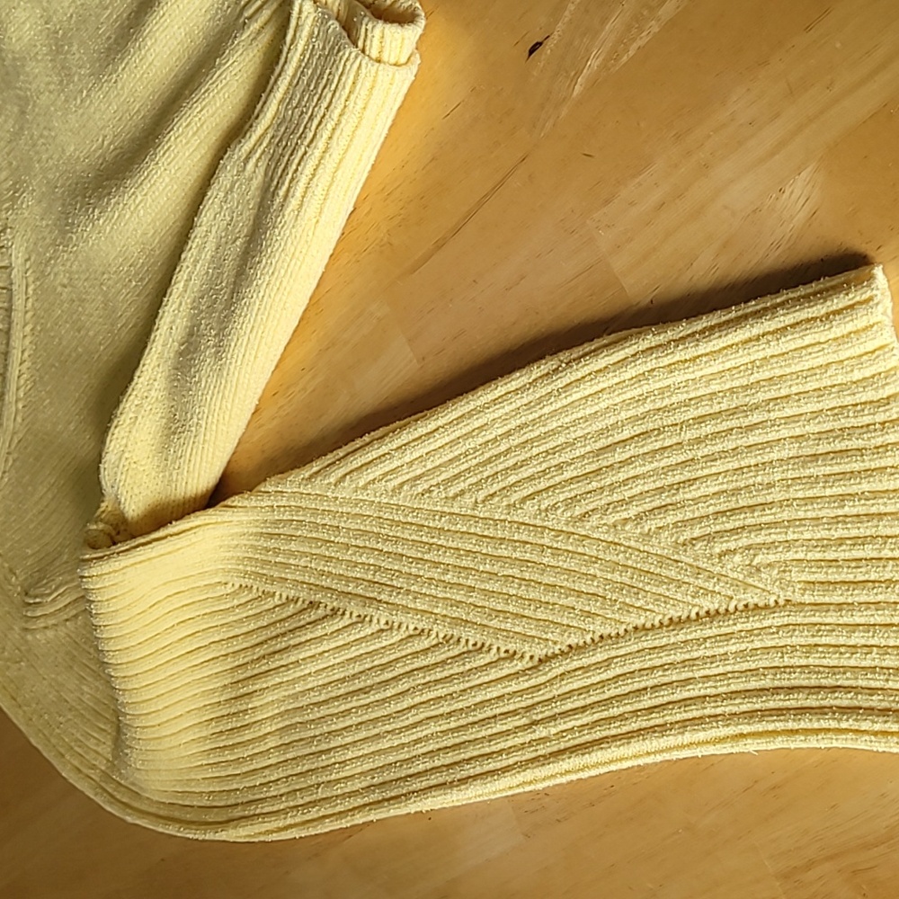 By Anthropologie Bell-Sleeve V-Neck Sweater - Picture 5 of 11